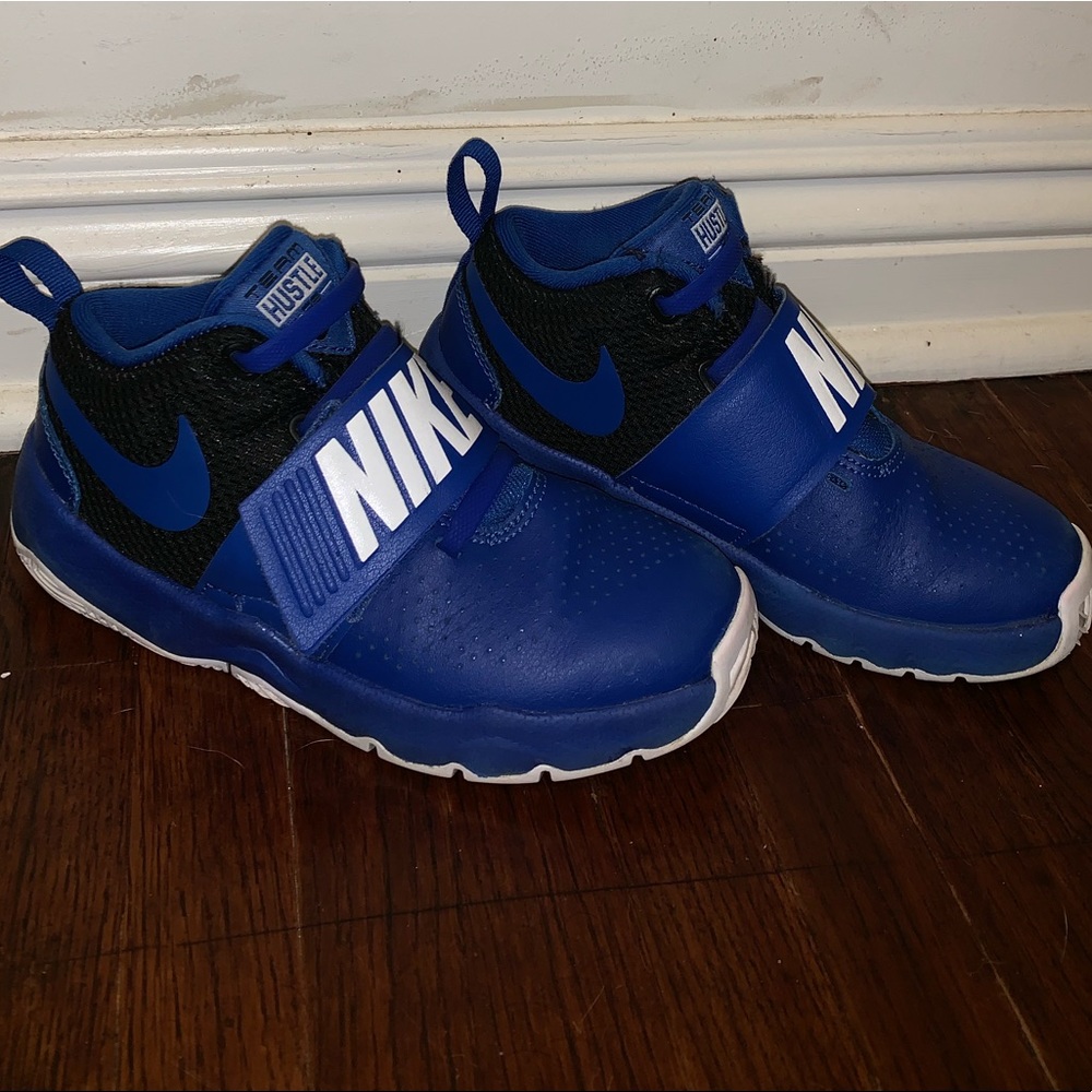 Nike Kids Team Hustle D8